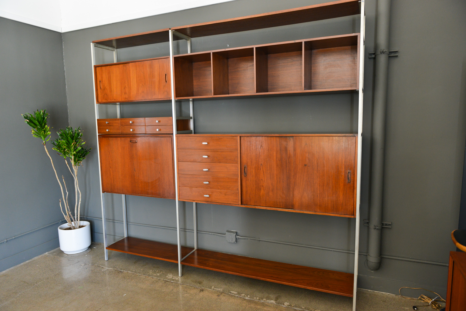 Walnut ‘Living Wall’ Freestanding Wall Unit or Bookcase by Paul McCobb ...